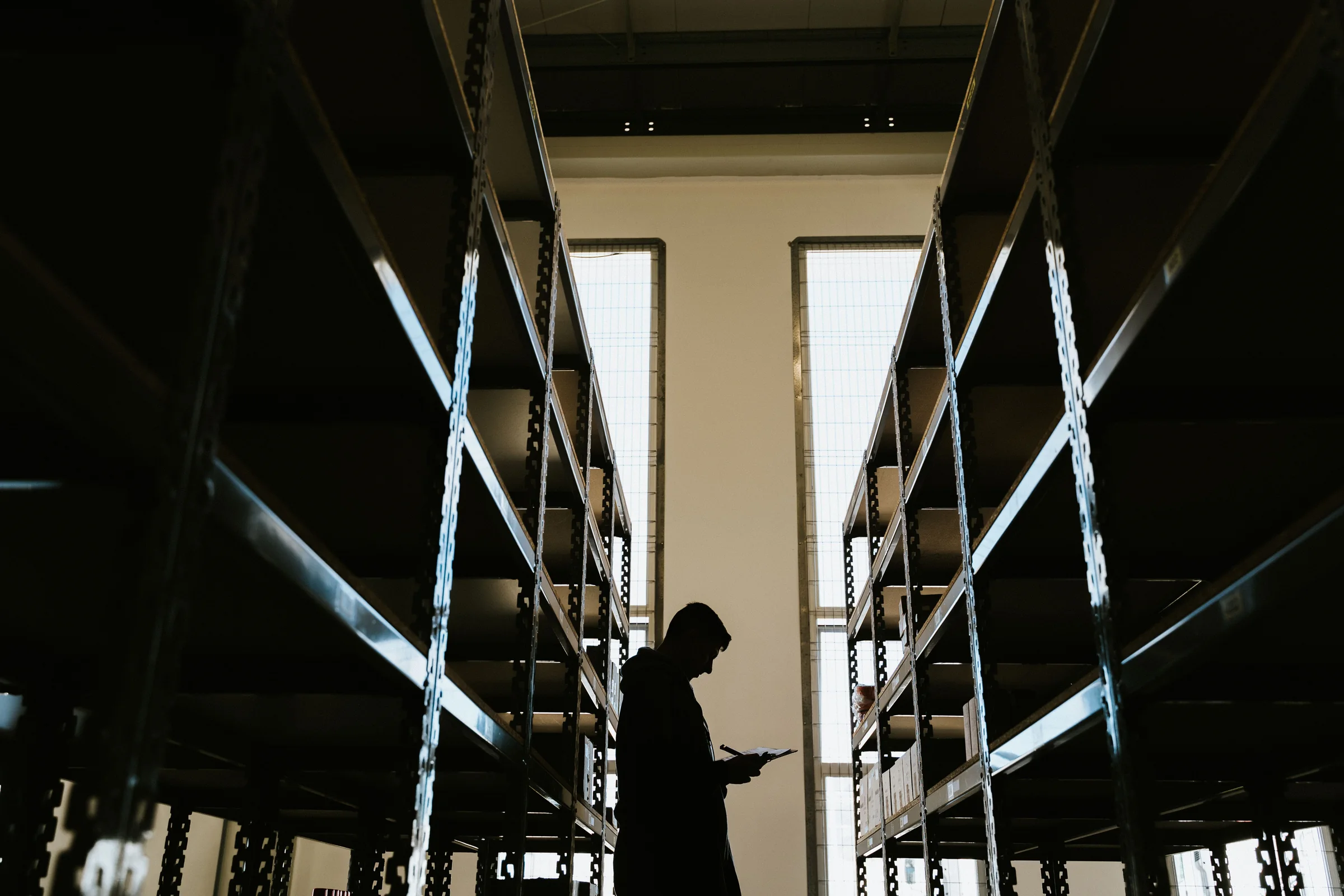 Warehouse coordination worker